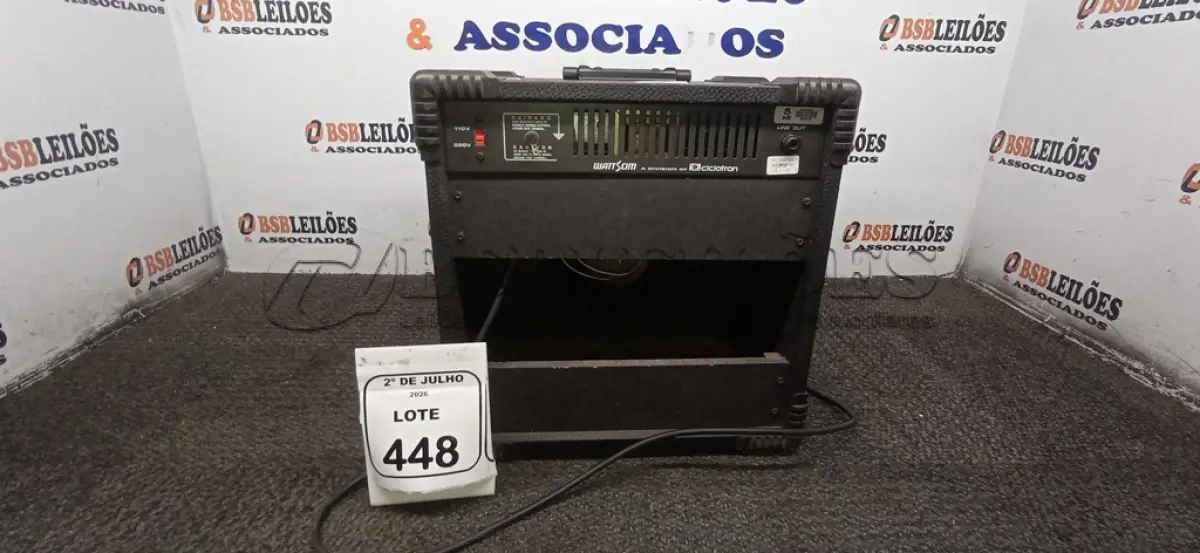 LOTE 448 - 01 AMPLIFICADOR MODELO CUBE 60 MARCA CICLOTRON. (NO ESTADO) ATENÇÃO! FAZER A VISITAÇÃO ANTES DE ARREMATAR, NÃO SABEMOS SE FUNCIONA, LEILÃO NÃO TEM GARANTIA E NEM DEVOLUÇÃO, SUJEITO A POSSÍVEIS AVARIAS VISÍVEIS/OCULTAS E/OU AUSÊNCIA DE COMPONENTES.