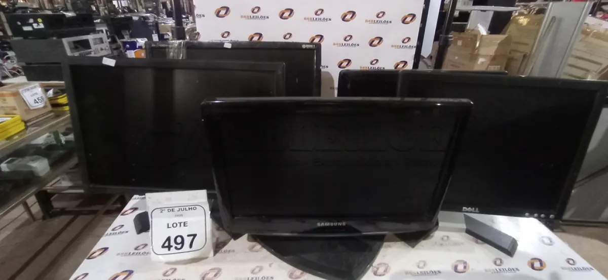 LOTE 497 - 05 MONITORES DE MARCAS E MODELOS DIVERSOS. (NO ESTADO) ATENÇÃO! FAZER A VISITAÇÃO ANTES DE ARREMATAR, NÃO SABEMOS SE FUNCIONA, LEILÃO NÃO TEM GARANTIA E NEM DEVOLUÇÃO, SUJEITO A POSSÍVEIS AVARIAS VISÍVEIS/OCULTAS E/OU AUSÊNCIA DE COMPONENTES.