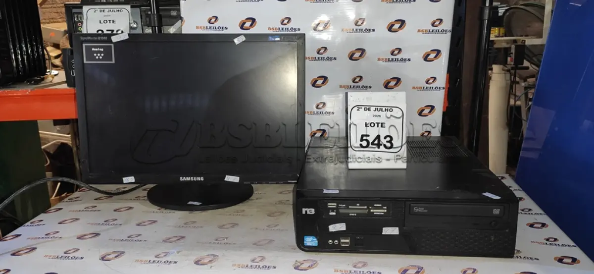 LOTE 543 - 01 MONITOR MARCA SAMSUNG E 01 CPU MARCA SAMSUNG. (NO ESTADO) ATENÇÃO! FAZER A VISITAÇÃO ANTES DE ARREMATAR, NÃO SABEMOS SE FUNCIONA, LEILÃO NÃO TEM GARANTIA E NEM DEVOLUÇÃO, SUJEITO A POSSÍVEIS AVARIAS VISÍVEIS/OCULTAS E/OU AUSÊNCIA DE COMPONENTES.