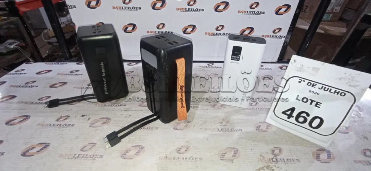 LOTE 460 - 03 POWER BANK DE MARCAS DIVERSAS. (NO ESTADO) ATENÇÃO! FAZER A VISITAÇÃO ANTES DE ARREMATAR, NÃO SABEMOS SE FUNCIONA, LEILÃO NÃO TEM GARANTIA E NEM DEVOLUÇÃO, SUJEITO A POSSÍVEIS AVARIAS VISÍVEIS/OCULTAS E/OU AUSÊNCIA DE COMPONENTES.