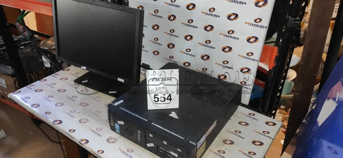 LOTE 554 - 01 MONITOR MARCA DELL E 01 CPU MARCA ITAUTEC. (NO ESTADO) ATENÇÃO! FAZER A VISITAÇÃO ANTES DE ARREMATAR, NÃO SABEMOS SE FUNCIONA, LEILÃO NÃO TEM GARANTIA E NEM DEVOLUÇÃO, SUJEITO A POSSÍVEIS AVARIAS VISÍVEIS/OCULTAS E/OU AUSÊNCIA DE COMPONENTES.