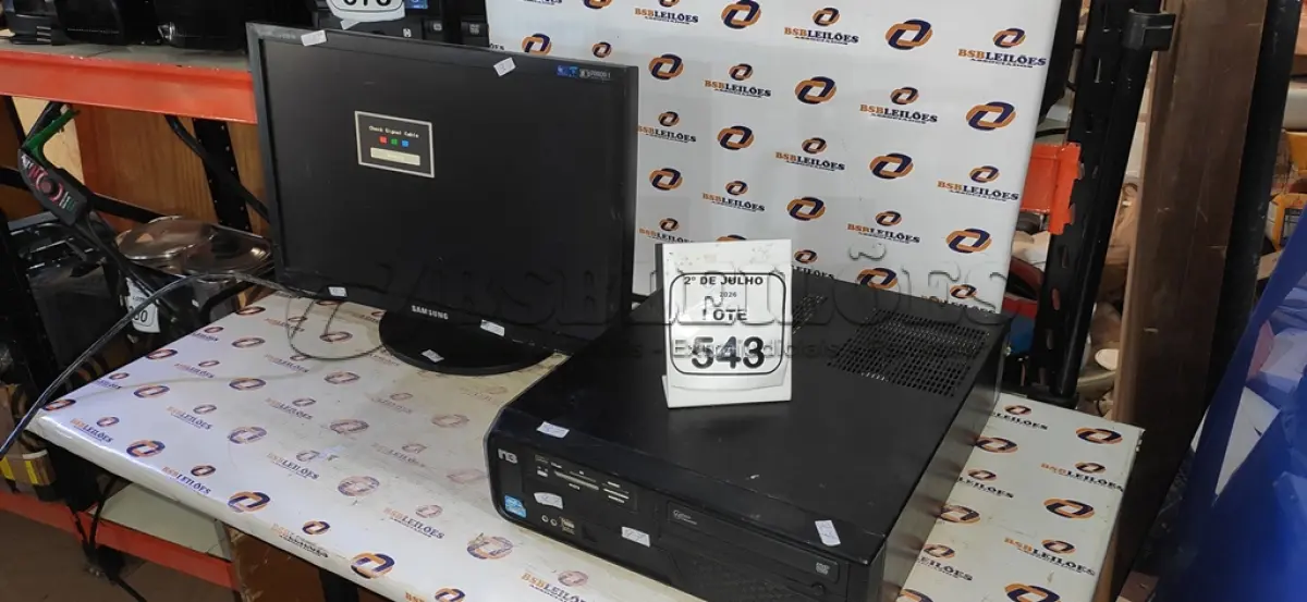 LOTE 543 - 01 MONITOR MARCA SAMSUNG E 01 CPU MARCA SAMSUNG. (NO ESTADO) ATENÇÃO! FAZER A VISITAÇÃO ANTES DE ARREMATAR, NÃO SABEMOS SE FUNCIONA, LEILÃO NÃO TEM GARANTIA E NEM DEVOLUÇÃO, SUJEITO A POSSÍVEIS AVARIAS VISÍVEIS/OCULTAS E/OU AUSÊNCIA DE COMPONENTES.