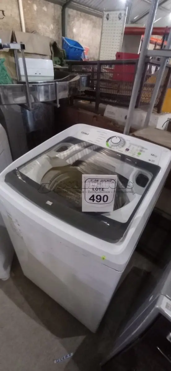 LOTE 490 - 01 MÁQUINA DE LAVAR 220V 12KG MARCA CONSUL. (NO ESTADO) ATENÇÃO! FAZER A VISITAÇÃO ANTES DE ARREMATAR, NÃO SABEMOS SE FUNCIONA, LEILÃO NÃO TEM GARANTIA E NEM DEVOLUÇÃO, SUJEITO A POSSÍVEIS AVARIAS VISÍVEIS/OCULTAS E/OU AUSÊNCIA DE COMPONENTES.