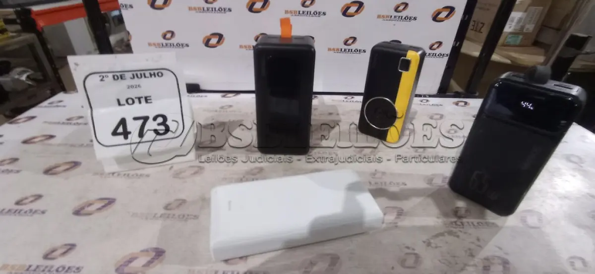 LOTE 473 - 04 POWER BANK DE MARCAS DIVERSAS. (NO ESTADO) ATENÇÃO! FAZER A VISITAÇÃO ANTES DE ARREMATAR, NÃO SABEMOS SE FUNCIONA, LEILÃO NÃO TEM GARANTIA E NEM DEVOLUÇÃO, SUJEITO A POSSÍVEIS AVARIAS VISÍVEIS/OCULTAS E/OU AUSÊNCIA DE COMPONENTES.