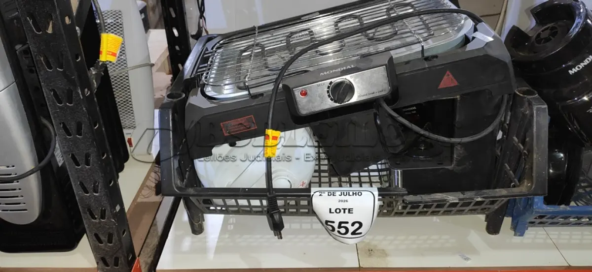 LOTE 552 - 01 CHURRASQUEIRA ELÉTRICA, 01 TORRADEIRA, 01 CAFETEIRA E 01 PANELA ELÉTRICA PARA RETIRADA DE PEÇAS. (NO ESTADO) ATENÇÃO! FAZER A VISITAÇÃO ANTES DE ARREMATAR, NÃO SABEMOS SE FUNCIONA, LEILÃO NÃO TEM GARANTIA E NEM DEVOLUÇÃO, SUJEITO A POSSÍVEIS AVARIAS VISÍVEIS/OCULTAS E/OU AUSÊNCIA DE COMPONENTES.