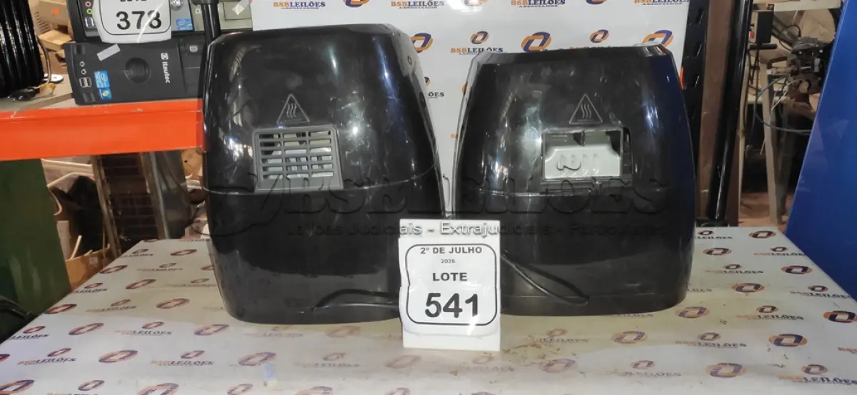 LOTE 541 - 02 AIR FRYER PARA RETIRADA DE PEÇAS MARCA MONDIAL. (NO ESTADO) ATENÇÃO! FAZER A VISITAÇÃO ANTES DE ARREMATAR, NÃO SABEMOS SE FUNCIONA, LEILÃO NÃO TEM GARANTIA E NEM DEVOLUÇÃO, SUJEITO A POSSÍVEIS AVARIAS VISÍVEIS/OCULTAS E/OU AUSÊNCIA DE COMPONENTES.