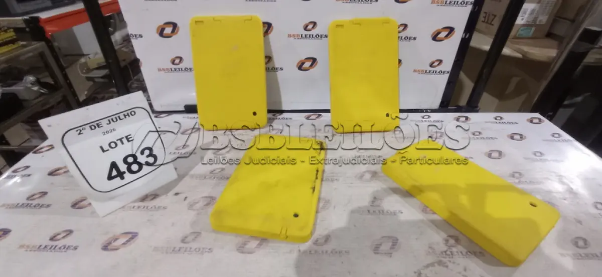 LOTE 483 - 04 TABLETS MARCA CCE. (NO ESTADO) ATENÇÃO! FAZER A VISITAÇÃO ANTES DE ARREMATAR, NÃO SABEMOS SE FUNCIONA, LEILÃO NÃO TEM GARANTIA E NEM DEVOLUÇÃO, SUJEITO A POSSÍVEIS AVARIAS VISÍVEIS/OCULTAS E/OU AUSÊNCIA DE COMPONENTES.