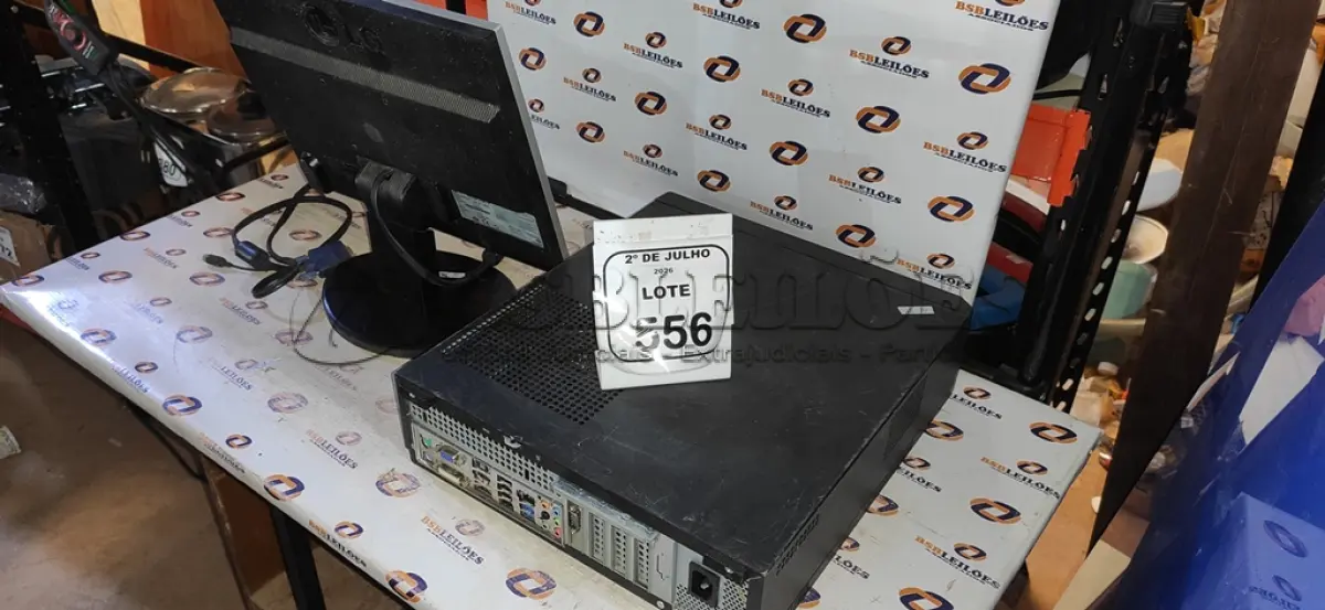 LOTE 556 - 01 MONITOR MARCA DELL E 01 CPU MARCA SAMSUNG. (NO ESTADO) ATENÇÃO! FAZER A VISITAÇÃO ANTES DE ARREMATAR, NÃO SABEMOS SE FUNCIONA, LEILÃO NÃO TEM GARANTIA E NEM DEVOLUÇÃO, SUJEITO A POSSÍVEIS AVARIAS VISÍVEIS/OCULTAS E/OU AUSÊNCIA DE COMPONENTES.