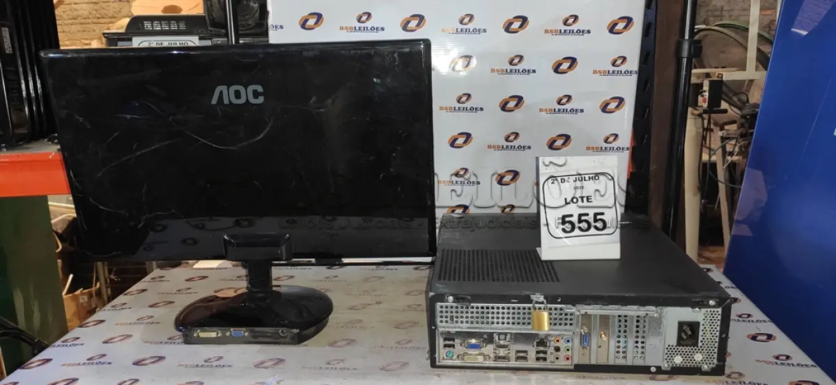 LOTE 555 - 01 MONITOR MARCA AOC E 01 CPU MARCA ITAUTEC. (NO ESTADO) ATENÇÃO! FAZER A VISITAÇÃO ANTES DE ARREMATAR, NÃO SABEMOS SE FUNCIONA, LEILÃO NÃO TEM GARANTIA E NEM DEVOLUÇÃO, SUJEITO A POSSÍVEIS AVARIAS VISÍVEIS/OCULTAS E/OU AUSÊNCIA DE COMPONENTES.