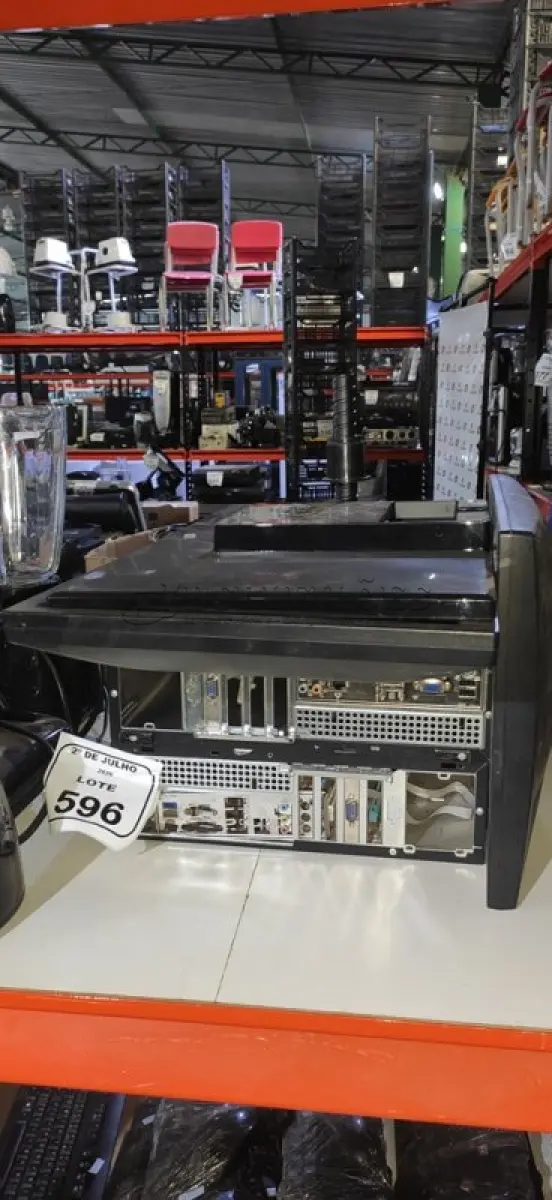 LOTE 596 - 02 CPUS MARCA ITAUTEC E 02 MONITORES MARCA POSITIVO. (NO ESTADO) ATENÇÃO! FAZER A VISITAÇÃO ANTES DE ARREMATAR, NÃO SABEMOS SE FUNCIONA, LEILÃO NÃO TEM GARANTIA E NEM DEVOLUÇÃO, SUJEITO A POSSÍVEIS AVARIAS VISÍVEIS/OCULTAS E/OU AUSÊNCIA DE COMPONENTES.