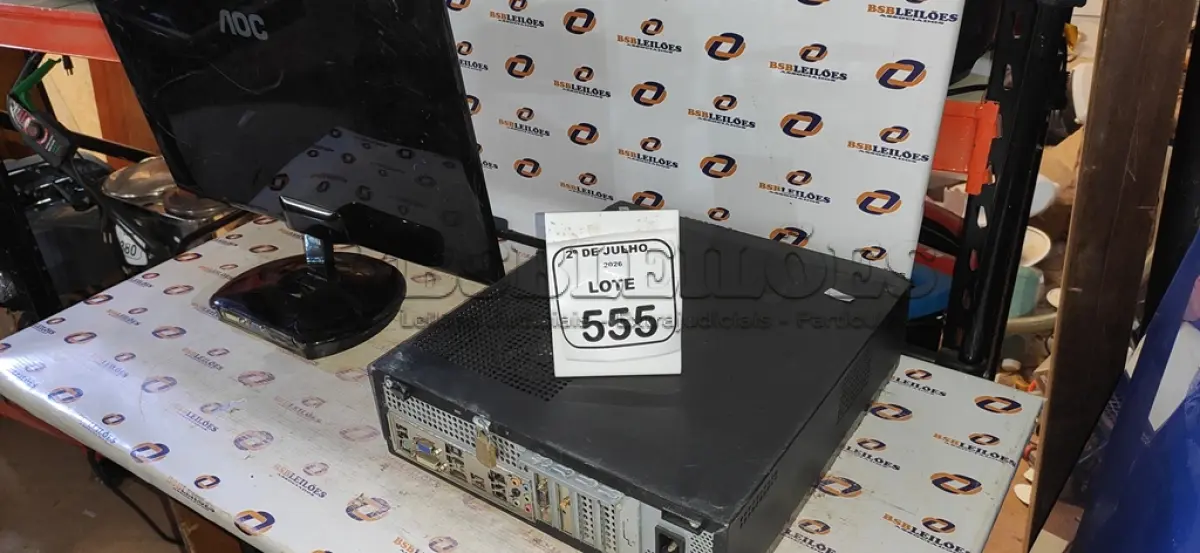 LOTE 555 - 01 MONITOR MARCA AOC E 01 CPU MARCA ITAUTEC. (NO ESTADO) ATENÇÃO! FAZER A VISITAÇÃO ANTES DE ARREMATAR, NÃO SABEMOS SE FUNCIONA, LEILÃO NÃO TEM GARANTIA E NEM DEVOLUÇÃO, SUJEITO A POSSÍVEIS AVARIAS VISÍVEIS/OCULTAS E/OU AUSÊNCIA DE COMPONENTES.