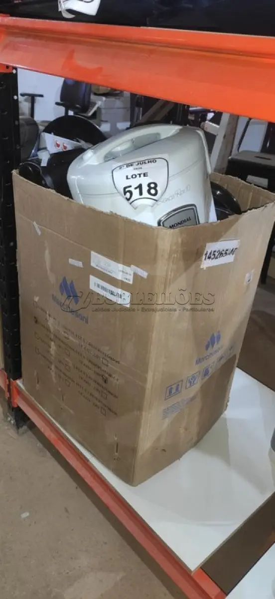 LOTE 518 - 01 LOTE COM VÁRIAS PEÇAS DE LIQUIDIFICADORES E ELETRODOMÉSTICOS DIVERSOS PARA RETIRADA DE PEÇAS. (NO ESTADO) ATENÇÃO! FAZER A VISITAÇÃO ANTES DE ARREMATAR, NÃO SABEMOS SE FUNCIONA, LEILÃO NÃO TEM GARANTIA E NEM DEVOLUÇÃO, SUJEITO A POSSÍVEIS AVARIAS VISÍVEIS/OCULTAS E/OU AUSÊNCIA DE COMPONENTES.