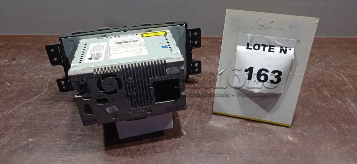 LOTE 163 - 01 APARELHO DE SOM MULTIMIDIA AUTOMOTIVO. (NO ESTADO) ATENÇÃO! FAZER A VISITAÇÃO ANTES DE ARREMATAR, NÃO SABEMOS SE FUNCIONA, LEILÃO NÃO TEM GARANTIA E NEM DEVOLUÇÃO, SUJEITO A POSSÍVEIS AVARIAS VISÍVEIS/OCULTAS E/OU AUSÊNCIA DE COMPONENTES.