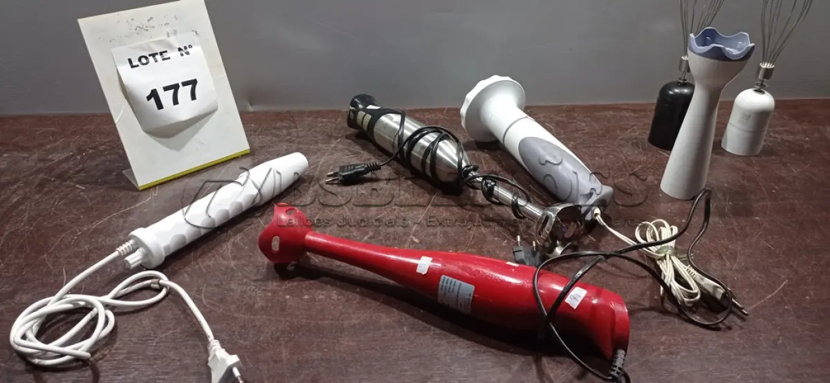 LOTE 177 - 01 DISPOSITIVO DE TERAPIA DE ALTA FREQUÊNCIA E 03 MIXERS COM ACESSÓRIOS DE MARCAS E MODELOS DIVERSOS. (NO ESTADO) ATENÇÃO! FAZER A VISITAÇÃO ANTES DE ARREMATAR, NÃO SABEMOS SE FUNCIONA, LEILÃO NÃO TEM GARANTIA E NEM DEVOLUÇÃO, SUJEITO A POSSÍVEIS AVARIAS VISÍVEIS/OCULTAS E/OU AUSÊNCIA DE COMPONENTES.