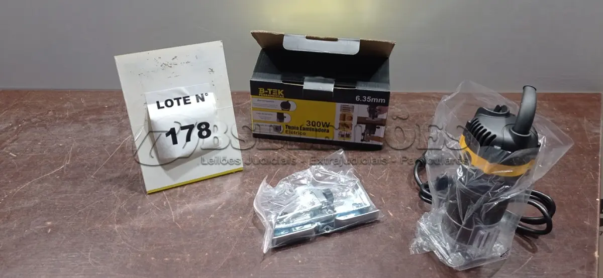 LOTE 178 - 01 TUPIA LAMINADORA 300W 220V MARCA BOMVINK (NOVO). (NO ESTADO) ATENÇÃO! FAZER A VISITAÇÃO ANTES DE ARREMATAR, NÃO SABEMOS SE FUNCIONA, LEILÃO NÃO TEM GARANTIA E NEM DEVOLUÇÃO, SUJEITO A POSSÍVEIS AVARIAS VISÍVEIS/OCULTAS E/OU AUSÊNCIA DE COMPONENTES.