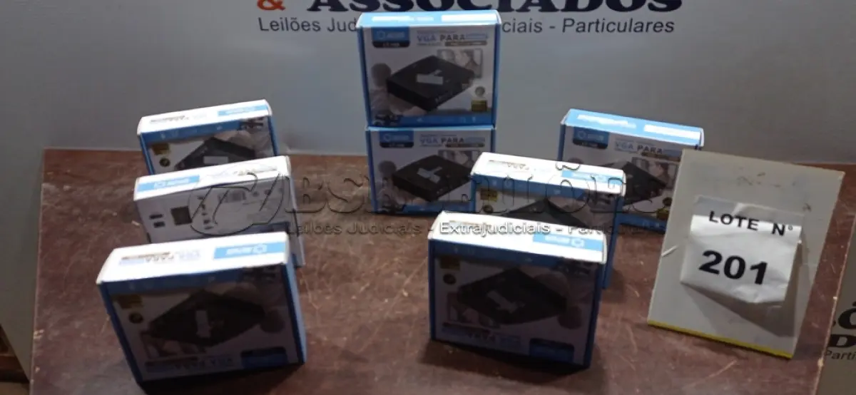 LOTE 201 -   08 ADAPTADORES CONVERSOR DE VGA PARA HDMI VIDEO E AUDIO. (NO ESTADO, NÃO SABEMOS SE FUNCIONA. LEILÃO NÃO TEM GARANTIA E NEM DEVOLUÇÃO, SUJEITO A POSSÍVEIS AVARIAS VISÍVEIS/OCULTAS E/OU AUSÊNCIA DE COMPONENTES)