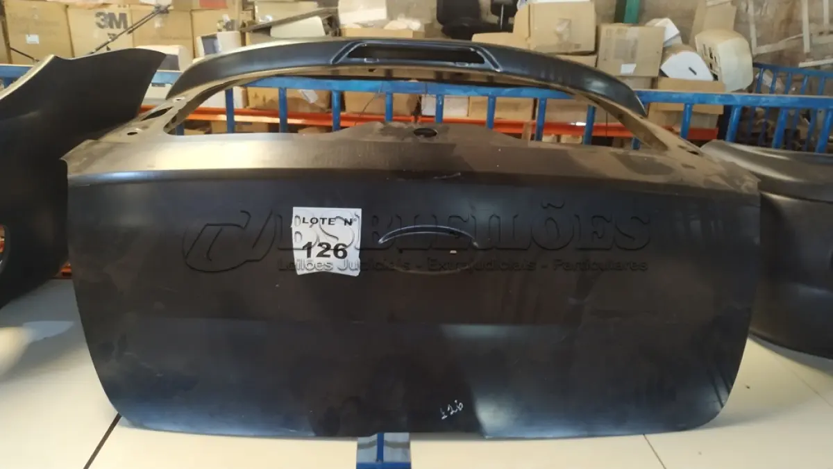 LOTE 126 - 01 TAMPA DO PORTA MALAS DO FORD KA MODELO NOVO. (NO ESTADO, NÃO SABEMOS SE FUNCIONA. LEILÃO NÃO TEM GARANTIA E NEM DEVOLUÇÃO, SUJEITO A POSSÍVEIS AVARIAS VISÍVEIS/OCULTAS E/OU AUSÊNCIA DE COMPONENTES)
