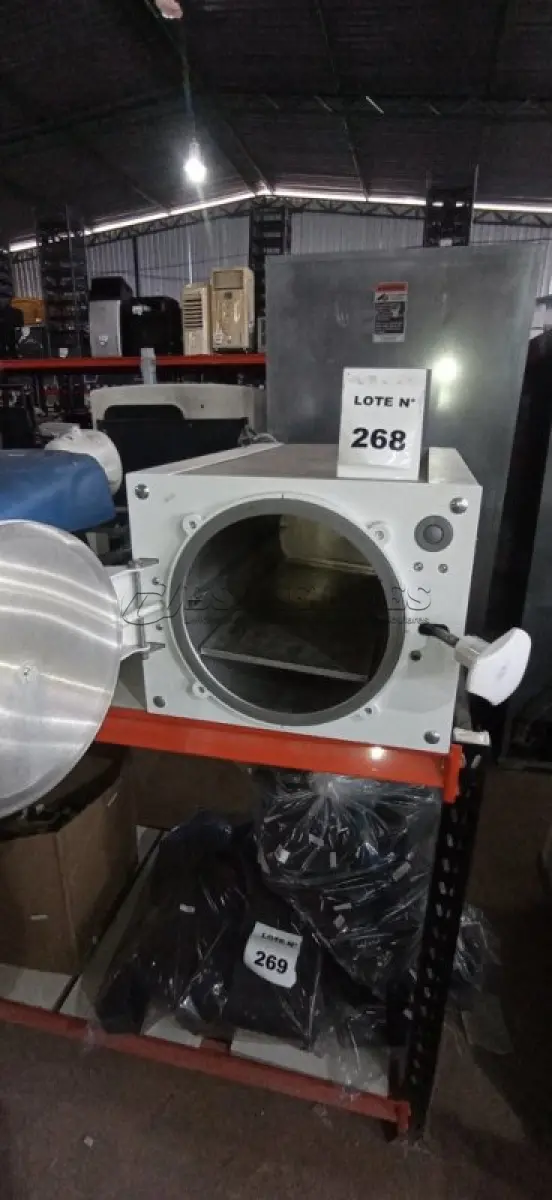 LOTE 268 - 01 AUTO CLAVE MARCA FLEX 42 LITROS BIVOLTS. (NO ESTADO, NÃO SABEMOS SE FUNCIONA. LEILÃO NÃO TEM GARANTIA E NEM DEVOLUÇÃO, SUJEITO A POSSÍVEIS AVARIAS VISÍVEIS/OCULTAS E/OU AUSÊNCIA DE COMPONENTES)