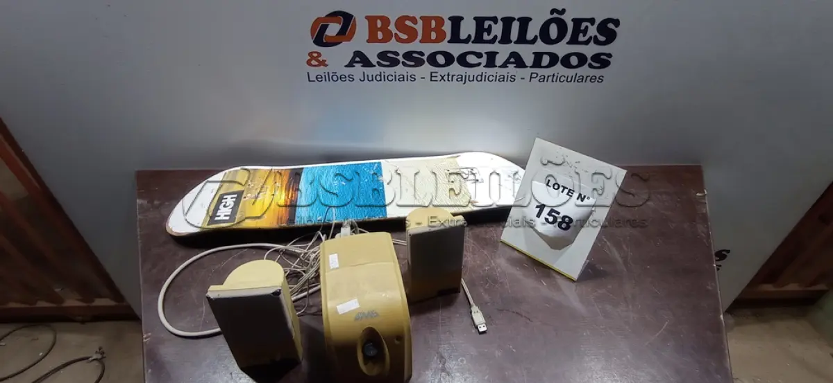 LOTE 158 - 01 SHAPE DE SKATE TAMANHO 8.0 MARCA FUTURE, 01 ESTABILIZADOR DE 300VA MARCA SMS E 02 CAIXAS DE SOM MULTIMIDIA MODELO SPEAK SYSTEM (NO ESTADO) ATENÇÃO! FAZER A VISITAÇÃO ANTES DE ARREMATAR, NÃO SABEMOS SE FUNCIONA, LEILÃO NÃO TEM GARANTIA E NEM DEVOLUÇÃO, SUJEITO A POSSÍVEIS AVARIAS VISÍVEIS/OCULTAS E/OU AUSÊNCIA DE COMPONENTES.