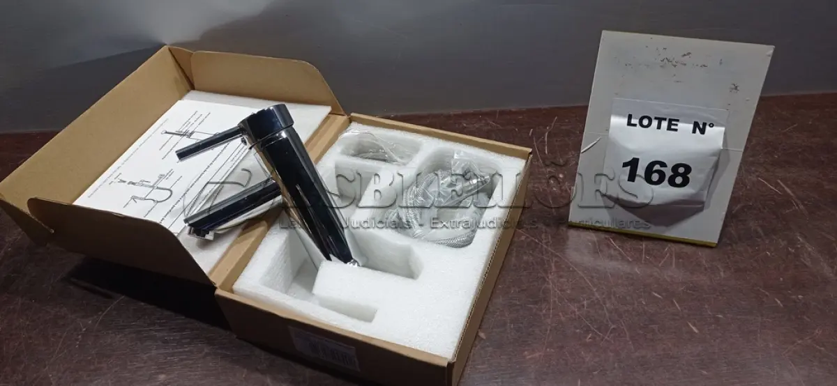 LOTE 168 - 01 TORNEIRA MISTURADOR MARCA PRIZI COM ACESSÓRIOS. (NO ESTADO) ATENÇÃO! FAZER A VISITAÇÃO ANTES DE ARREMATAR, NÃO SABEMOS SE FUNCIONA, LEILÃO NÃO TEM GARANTIA E NEM DEVOLUÇÃO, SUJEITO A POSSÍVEIS AVARIAS VISÍVEIS/OCULTAS E/OU AUSÊNCIA DE COMPONENTES.