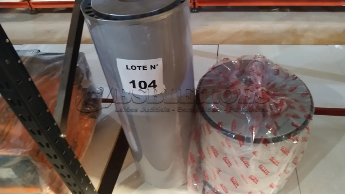 LOTE 104 - 01 FILTRO DE AR MARCA UNIFILTER MODELO UAH3826P COMPATIVEL COM VEICULOS DA VOLVO E 01 FILTRO DE AR WEGA 604 PARA CAMINHÃO VOLVO FH. (NO ESTADO, NÃO SABEMOS SE FUNCIONA. LEILÃO NÃO TEM GARANTIA E NEM DEVOLUÇÃO, SUJEITO A POSSÍVEIS AVARIAS VISÍVEIS/OCULTAS E/OU AUSÊNCIA DE COMPONENTES)