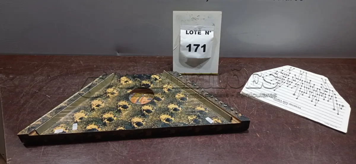 LOTE 171 -   01 CITARA ARCO IRIS. (NO ESTADO, NÃO SABEMOS SE FUNCIONA. LEILÃO NÃO TEM GARANTIA E NEM DEVOLUÇÃO, SUJEITO A POSSÍVEIS AVARIAS VISÍVEIS/OCULTAS E/OU AUSÊNCIA DE COMPONENTES)