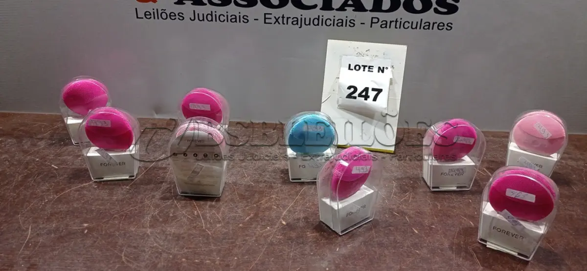 LOTE 247 - 10 ESCOVAS DE LIMPEZA FACIAL.  (NO ESTADO, NÃO SABEMOS SE FUNCIONA. LEILÃO NÃO TEM GARANTIA E NEM DEVOLUÇÃO, SUJEITO A POSSÍVEIS AVARIAS VISÍVEIS/OCULTAS E/OU AUSÊNCIA DE COMPONENTES)