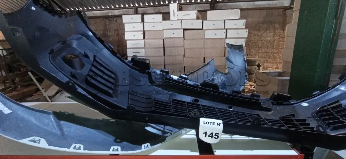 LOTE 145 - 01 PARA CHOQUE DIANTEIRO BRANCO DO PEUGEOT EXPERT COMPATIVEL DE 2016 A 2022 E 01 PARA CHOQUE DIANTEIRO PRETO DO PEUGEOT EXPERT JUMPPY 2018 A 2023. (NO ESTADO, NÃO SABEMOS SE FUNCIONA. LEILÃO NÃO TEM GARANTIA E NEM DEVOLUÇÃO, SUJEITO A POSSÍVEIS AVARIAS VISÍVEIS/OCULTAS E/OU AUSÊNCIA DE COMPONENTES)