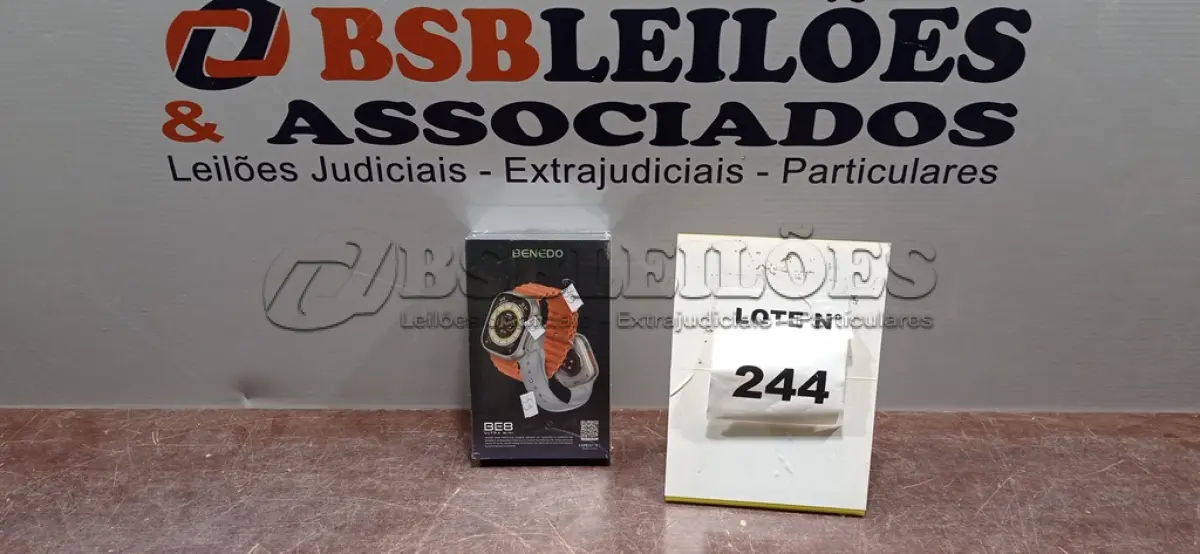 LOTE 244 - 01 SMART WATCH BENEDO BE8 ULTRA MINI NA COR PRETO. (NO ESTADO, NÃO SABEMOS SE FUNCIONA. LEILÃO NÃO TEM GARANTIA E NEM DEVOLUÇÃO, SUJEITO A POSSÍVEIS AVARIAS VISÍVEIS/OCULTAS E/OU AUSÊNCIA DE COMPONENTES)