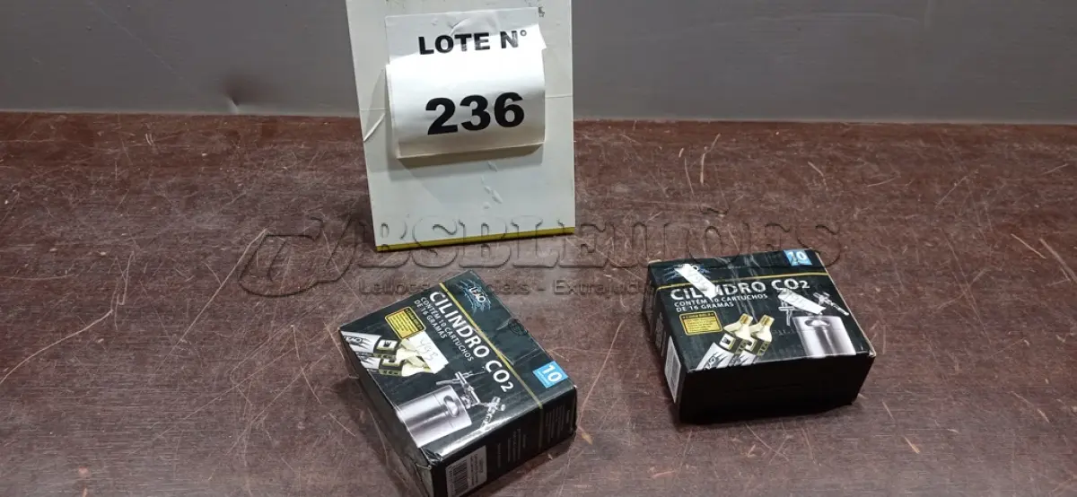 LOTE 236 - 18 CILINDROS DE CO2 16G PARA ALIMENTÍCIO ;CHOPEIRA. (NO ESTADO, NÃO SABEMOS SE FUNCIONA. LEILÃO NÃO TEM GARANTIA E NEM DEVOLUÇÃO, SUJEITO A POSSÍVEIS AVARIAS VISÍVEIS/OCULTAS E/OU AUSÊNCIA DE COMPONENTES)