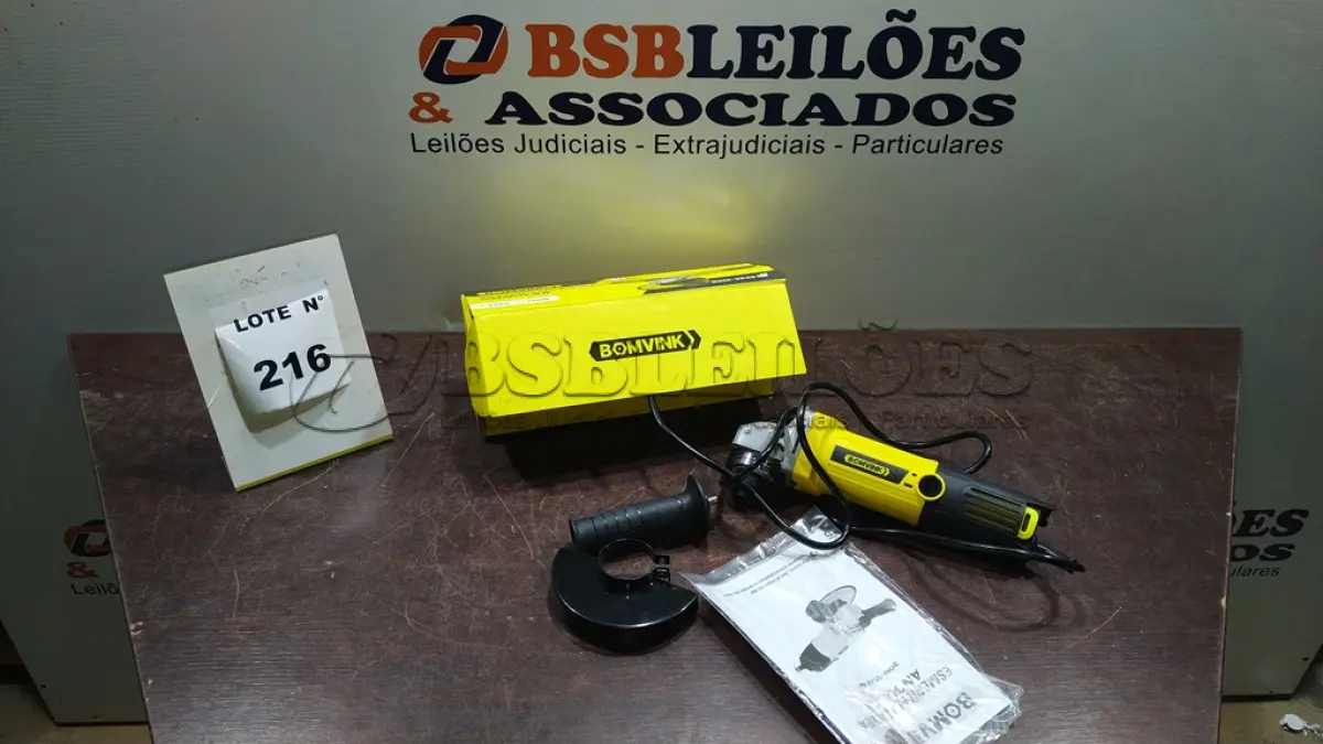 LOTE 216 - 01 ESMERILHADEIRA ANGULAR 220V (NOVO). (NO ESTADO) ATENÇÃO! FAZER A VISITAÇÃO ANTES DE ARREMATAR, NÃO SABEMOS SE FUNCIONA, LEILÃO NÃO TEM GARANTIA E NEM DEVOLUÇÃO, SUJEITO A POSSÍVEIS AVARIAS VISÍVEIS/OCULTAS E/OU AUSÊNCIA DE COMPONENTES.