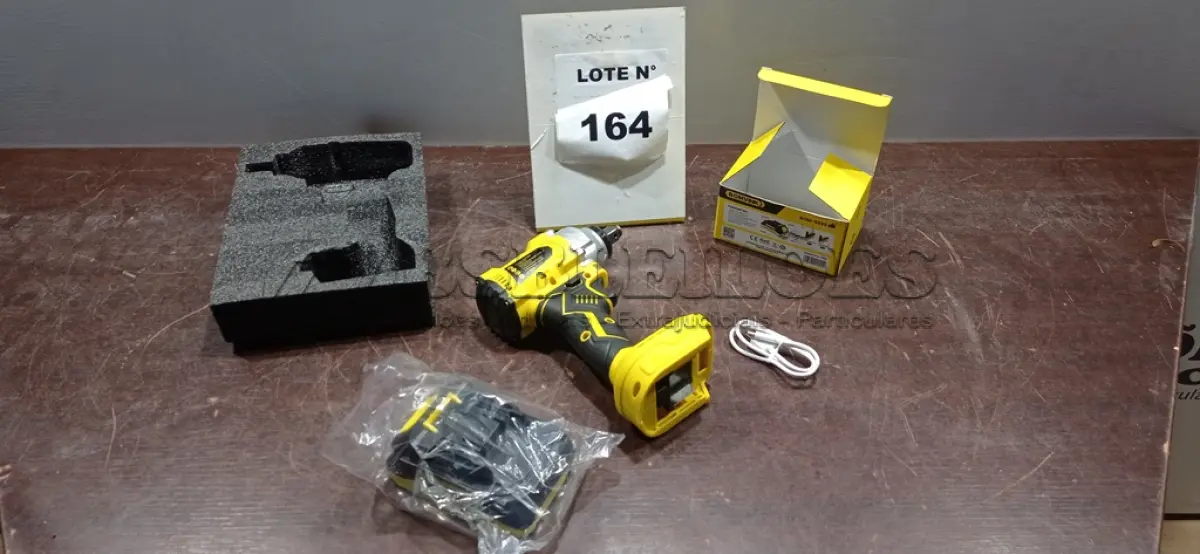 LOTE 164 - 01 CHAVE IMPACTO 21V COM CARREGADOR USB MARCA BOMVINK (NOVO). (NO ESTADO) ATENÇÃO! FAZER A VISITAÇÃO ANTES DE ARREMATAR, NÃO SABEMOS SE FUNCIONA, LEILÃO NÃO TEM GARANTIA E NEM DEVOLUÇÃO, SUJEITO A POSSÍVEIS AVARIAS VISÍVEIS/OCULTAS E/OU AUSÊNCIA DE COMPONENTES.