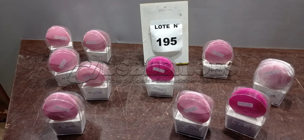 LOTE 195 -  10 ESCOVAS DE LIMPEZA FACIAL.  (NO ESTADO, NÃO SABEMOS SE FUNCIONA. LEILÃO NÃO TEM GARANTIA E NEM DEVOLUÇÃO, SUJEITO A POSSÍVEIS AVARIAS VISÍVEIS/OCULTAS E/OU AUSÊNCIA DE COMPONENTES)