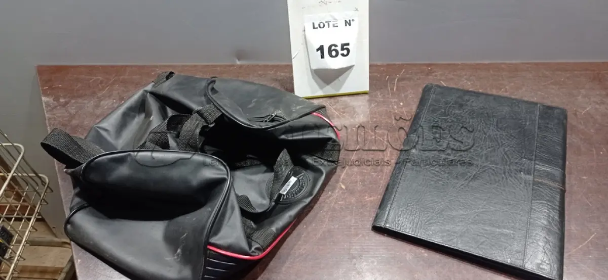 LOTE 165 - 01 BOLSA HOLIDAY PRIMICIA E 01 PASTA DATELLI. (NO ESTADO, NÃO SABEMOS SE FUNCIONA. LEILÃO NÃO TEM GARANTIA E NEM DEVOLUÇÃO, SUJEITO A POSSÍVEIS AVARIAS VISÍVEIS/OCULTAS E/OU AUSÊNCIA DE COMPONENTES)