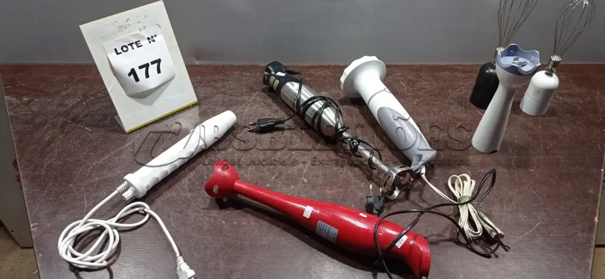 LOTE 177 - 01 DISPOSITIVO DE TERAPIA DE ALTA FREQUÊNCIA E 03 MIXERS COM ACESSÓRIOS DE MARCAS E MODELOS DIVERSOS. (NO ESTADO) ATENÇÃO! FAZER A VISITAÇÃO ANTES DE ARREMATAR, NÃO SABEMOS SE FUNCIONA, LEILÃO NÃO TEM GARANTIA E NEM DEVOLUÇÃO, SUJEITO A POSSÍVEIS AVARIAS VISÍVEIS/OCULTAS E/OU AUSÊNCIA DE COMPONENTES.