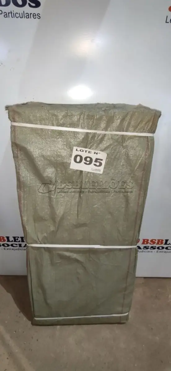 LOTE 095 - 01 ESTEIRA ELÉTRICA KNAKASAKI 110V C/ CONTROLE (NO ESTADO, NÃO SABEMOS SE FUNCIONA. LEILÃO NÃO TEM GARANTIA E NEM DEVOLUÇÃO, SUJEITO A POSSÍVEIS AVARIAS VISÍVEIS/OCULTAS E/OU AUSÊNCIA DE COMPONENTES)