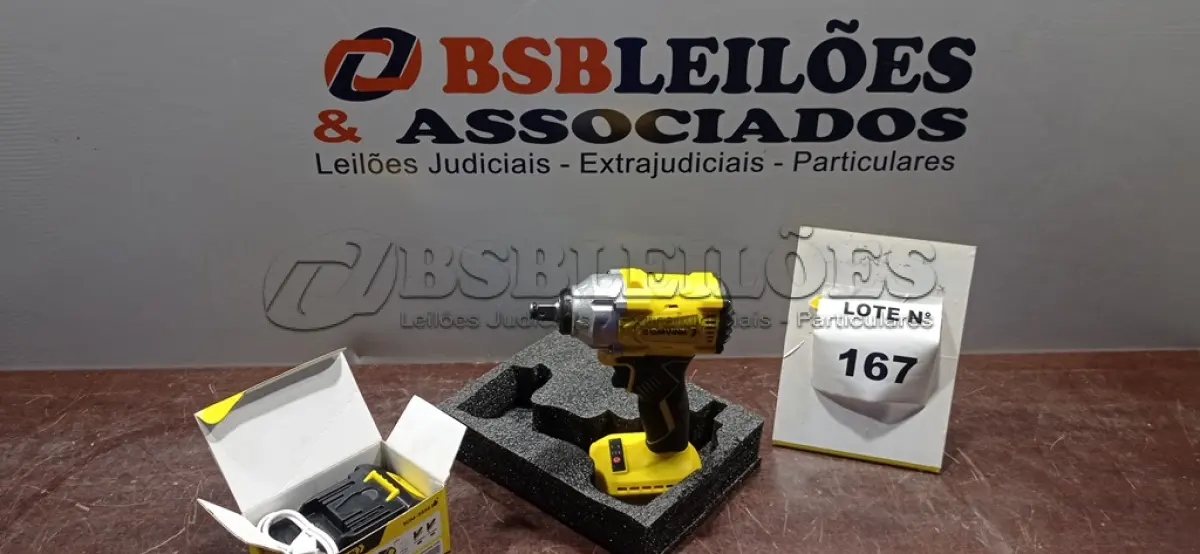 LOTE 167 - 01 CHAVE IMPACTO 21V COM CARREGADOR USB MARCA BOMVINK (NOVO). (NO ESTADO) ATENÇÃO! FAZER A VISITAÇÃO ANTES DE ARREMATAR, NÃO SABEMOS SE FUNCIONA, LEILÃO NÃO TEM GARANTIA E NEM DEVOLUÇÃO, SUJEITO A POSSÍVEIS AVARIAS VISÍVEIS/OCULTAS E/OU AUSÊNCIA DE COMPONENTES.