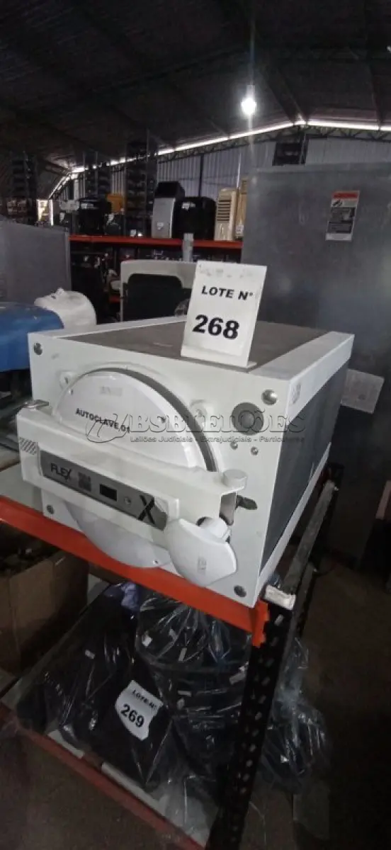 LOTE 268 - 01 AUTO CLAVE MARCA FLEX 42 LITROS BIVOLTS. (NO ESTADO, NÃO SABEMOS SE FUNCIONA. LEILÃO NÃO TEM GARANTIA E NEM DEVOLUÇÃO, SUJEITO A POSSÍVEIS AVARIAS VISÍVEIS/OCULTAS E/OU AUSÊNCIA DE COMPONENTES)