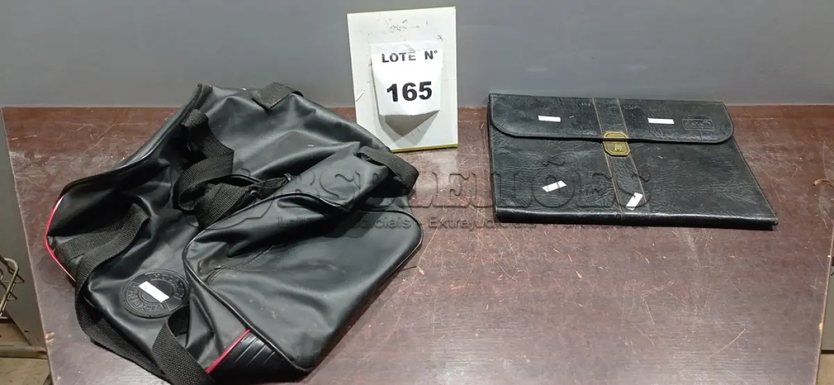 LOTE 165 - 01 BOLSA HOLIDAY PRIMICIA E 01 PASTA DATELLI. (NO ESTADO, NÃO SABEMOS SE FUNCIONA. LEILÃO NÃO TEM GARANTIA E NEM DEVOLUÇÃO, SUJEITO A POSSÍVEIS AVARIAS VISÍVEIS/OCULTAS E/OU AUSÊNCIA DE COMPONENTES)