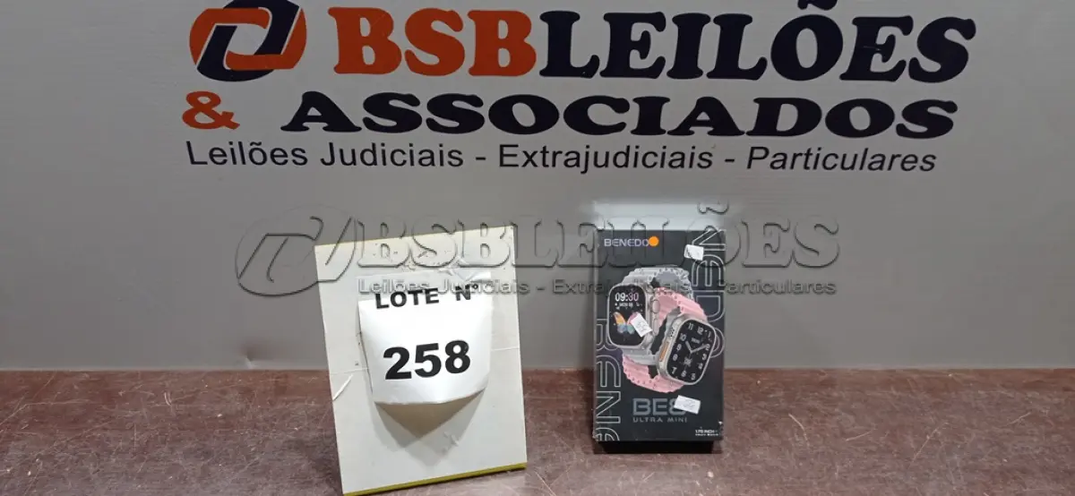 LOTE 258 - 01 SMART WATCH BENEDO BE8 ULTRA MINI NA COR LARANJA. (NO ESTADO, NÃO SABEMOS SE FUNCIONA. LEILÃO NÃO TEM GARANTIA E NEM DEVOLUÇÃO, SUJEITO A POSSÍVEIS AVARIAS VISÍVEIS/OCULTAS E/OU AUSÊNCIA DE COMPONENTES)
