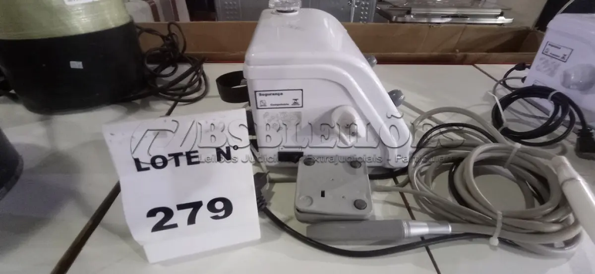 LOTE 279 - 01 ULTRA SOM ODONTÓLOGICO DIGITAL E JATO DE BICARBONATO SONIC MAX ECEL. (NO ESTADO, NÃO SABEMOS SE FUNCIONA. LEILÃO NÃO TEM GARANTIA E NEM DEVOLUÇÃO, SUJEITO A POSSÍVEIS AVARIAS VISÍVEIS/OCULTAS E/OU AUSÊNCIA DE COMPONENTES)