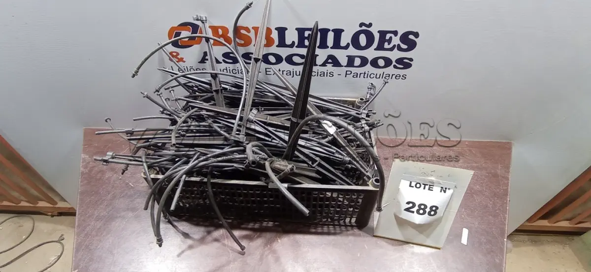 LOTE 288 -  01 LOTE COM PEÇAS IRRIGAÇÃO. (NO ESTADO, NÃO SABEMOS SE FUNCIONA. LEILÃO NÃO TEM GARANTIA E NEM DEVOLUÇÃO, SUJEITO A POSSÍVEIS AVARIAS VISÍVEIS/OCULTAS E/OU AUSÊNCIA DE COMPONENTES)