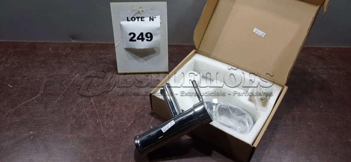 LOTE 249 - 01 TORNEIRA MISTURADOR MARCA PRIZI COM ACESSÓRIOS. (NO ESTADO) ATENÇÃO! FAZER A VISITAÇÃO ANTES DE ARREMATAR, NÃO SABEMOS SE FUNCIONA, LEILÃO NÃO TEM GARANTIA E NEM DEVOLUÇÃO, SUJEITO A POSSÍVEIS AVARIAS VISÍVEIS/OCULTAS E/OU AUSÊNCIA DE COMPONENTES.