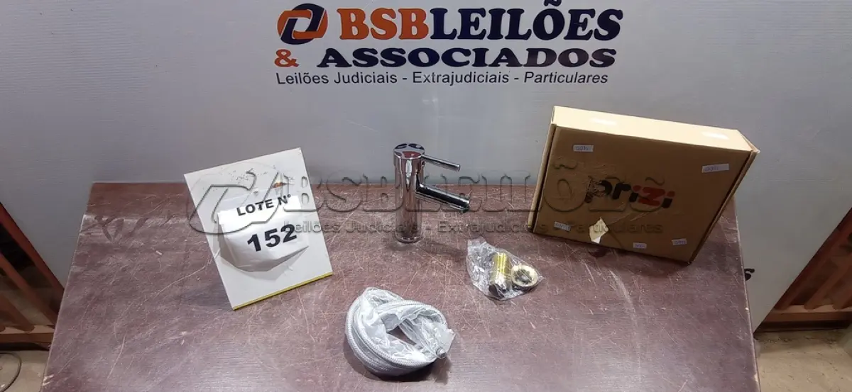 LOTE 152 - 01 TORNEIRA MISTURADOR MARCA PRIZI COM ACESSÓRIOS. (NO ESTADO) ATENÇÃO! FAZER A VISITAÇÃO ANTES DE ARREMATAR, NÃO SABEMOS SE FUNCIONA, LEILÃO NÃO TEM GARANTIA E NEM DEVOLUÇÃO, SUJEITO A POSSÍVEIS AVARIAS VISÍVEIS/OCULTAS E/OU AUSÊNCIA DE COMPONENTES.