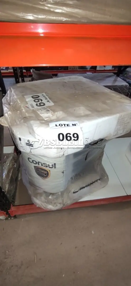 LOTE 069 - 01 CONDENSADORA AR CONDICIONADO CONSUL 12.000 BTUS 220V (NO ESTADO, NÃO SABEMOS SE FUNCIONA. LEILÃO NÃO TEM GARANTIA E NEM DEVOLUÇÃO, SUJEITO A POSSÍVEIS AVARIAS VISÍVEIS/OCULTAS E/OU AUSÊNCIA DE COMPONENTES)