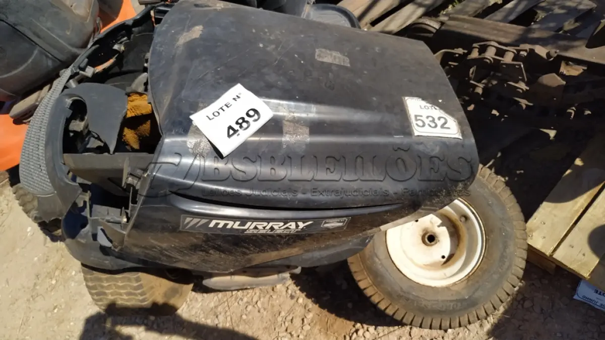 LOTE 489 - 01 TRATOR CORTADOR DE GRAMA MARCA MURRAY. (NO ESTADO) ATENÇÃO! FAZER A VISITAÇÃO ANTES DE ARREMATAR, NÃO SABEMOS SE FUNCIONA, LEILÃO NÃO TEM GARANTIA E NEM DEVOLUÇÃO, SUJEITO A POSSÍVEIS AVARIAS VISÍVEIS/OCULTAS E/OU AUSÊNCIA DE COMPONENTES.  