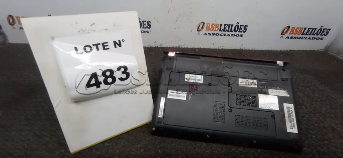 LOTE 483 - 01 NETEBOOK LENOVO SEM FONTE. (NO ESTADO) ATENÇÃO! FAZER A VISITAÇÃO ANTES DE ARREMATAR, NÃO SABEMOS SE FUNCIONA, LEILÃO NÃO TEM GARANTIA E NEM DEVOLUÇÃO, SUJEITO A POSSÍVEIS AVARIAS VISÍVEIS/OCULTAS E/OU AUSÊNCIA DE COMPONENTES.