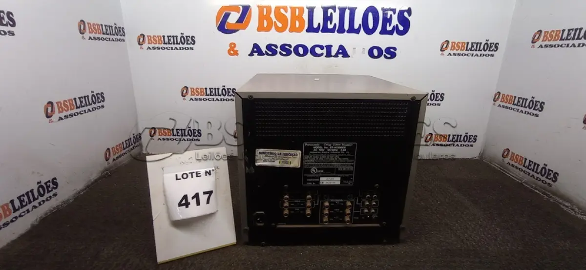 LOTE 417 -  01 MONITOR DE VÍDEO PANASONIC.  (NO ESTADO) ATENÇÃO! FAZER A VISITAÇÃO ANTES DE ARREMATAR, NÃO SABEMOS SE FUNCIONA, LEILÃO NÃO TEM GARANTIA E NEM DEVOLUÇÃO, SUJEITO A POSSÍVEIS AVARIAS VISÍVEIS/OCULTAS E/OU AUSÊNCIA DE COMPONENTES.
