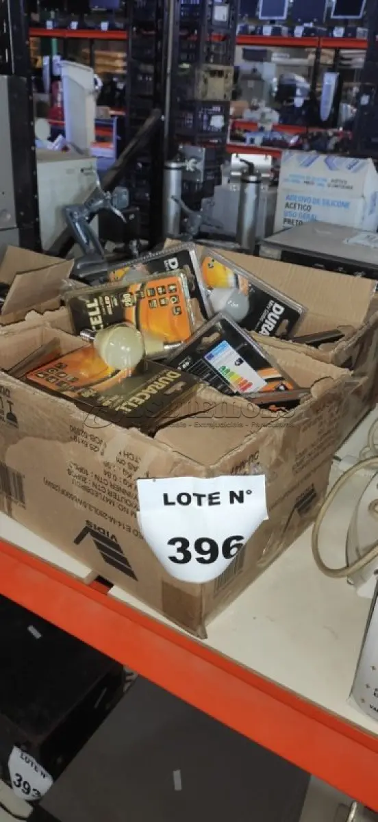 LOTE 396 - 01 LOTE COM VÁRIAS LÂMPADAS MINI GLOBO 25W MARCA DURACELL. (NO ESTADO) ATENÇÃO! FAZER A VISITAÇÃO ANTES DE ARREMATAR, NÃO SABEMOS SE FUNCIONA, LEILÃO NÃO TEM GARANTIA E NEM DEVOLUÇÃO, SUJEITO A POSSÍVEIS AVARIAS VISÍVEIS/OCULTAS E/OU AUSÊNCIA DE COMPONENTES.