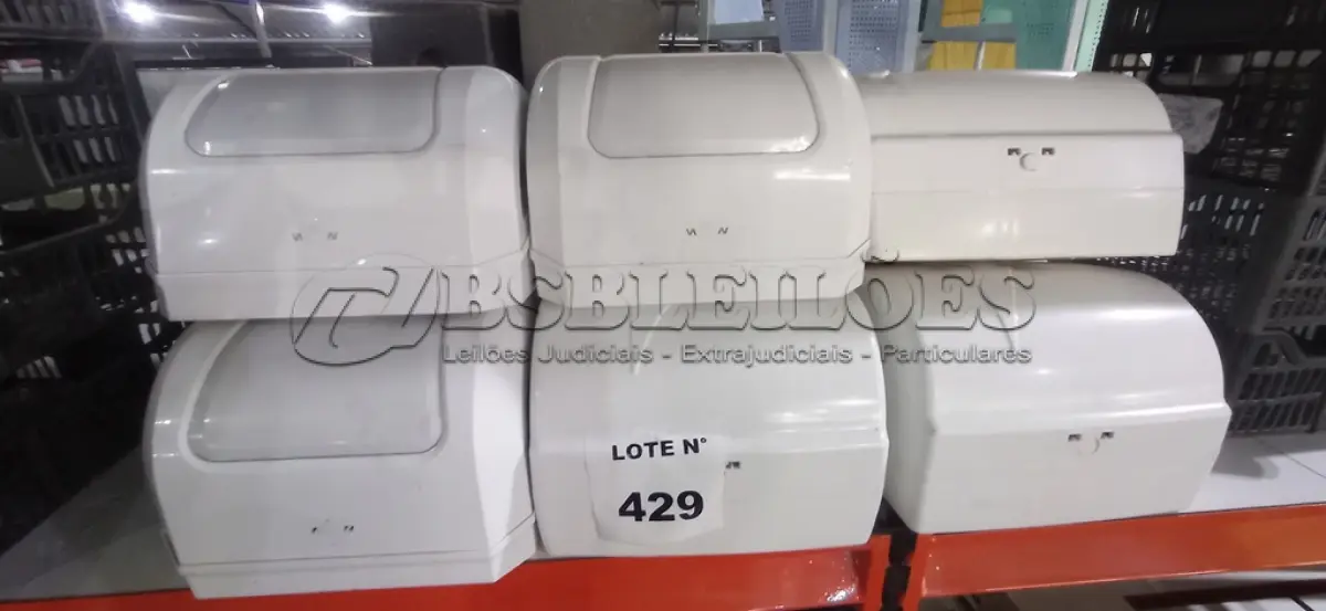 LOTE 429 - 09 DISPENSES DE PAPEL. (NO ESTADO) ATENÇÃO! FAZER A VISITAÇÃO ANTES DE ARREMATAR, NÃO SABEMOS SE FUNCIONA, LEILÃO NÃO TEM GARANTIA E NEM DEVOLUÇÃO, SUJEITO A POSSÍVEIS AVARIAS VISÍVEIS/OCULTAS E/OU AUSÊNCIA DE COMPONENTES.